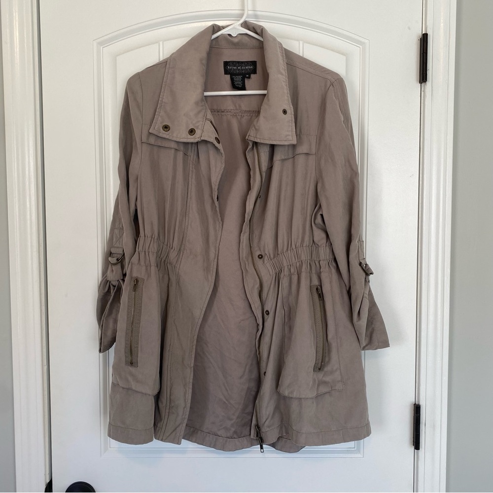 Live a Little Women’s Tan Zip up + Snap Jacket Size Medium